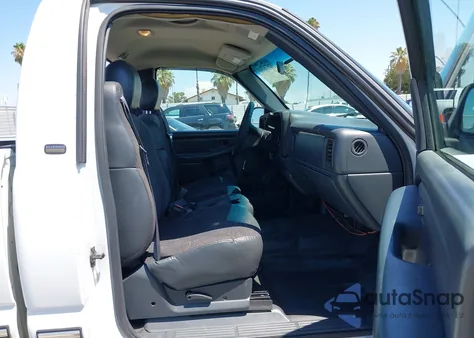 2000 Chevrolet Silverado 1500 from USA, damaged, VIN 1GCEC14W2YZ148658